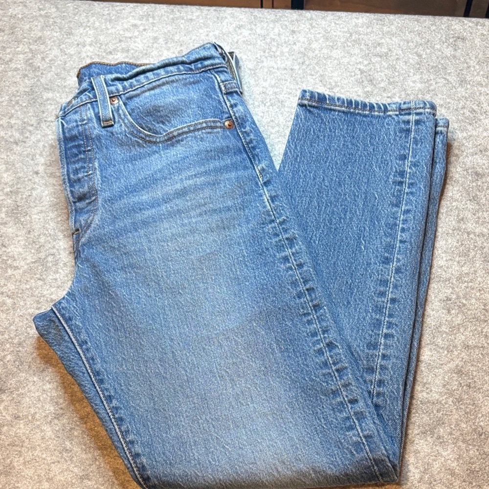 Levi’s women’s premium 501 original fit, indigo blue size 27